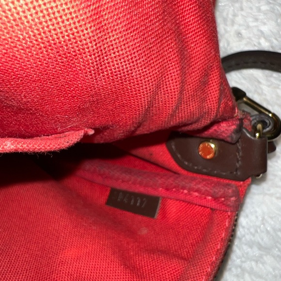 Louis Vuitton Favorite - Picture 7 of 16